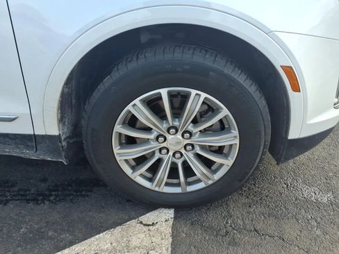 Used 2018 Cadillac XT5 Luxury w/ Driver Awareness Package image 9