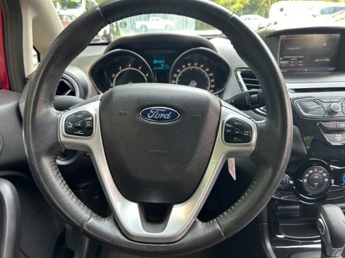 Used 2014 Ford Fiesta SE w/ Equipment Group 201B FWD image 9