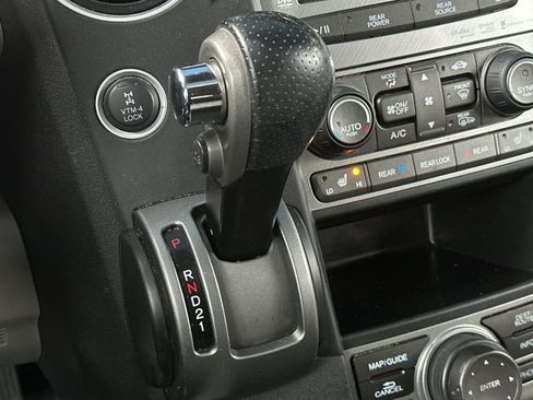 Used 2013 Honda Pilot Touring image 22