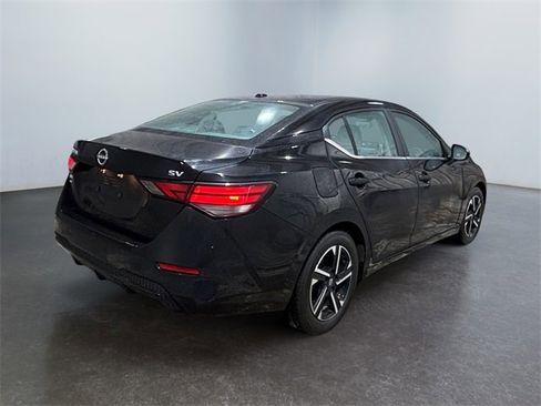Used 2024 Nissan Sentra SV image 5