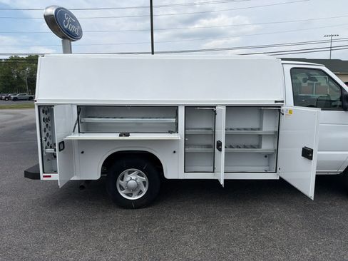 New 2026 Ford E-350 and Econoline 350 Super Duty w/ Power Equipment Group RWD image 11
