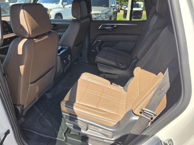 Used 2025 Chevrolet Tahoe High Country w/ Sun And Tow Package AWD/4WD image 11