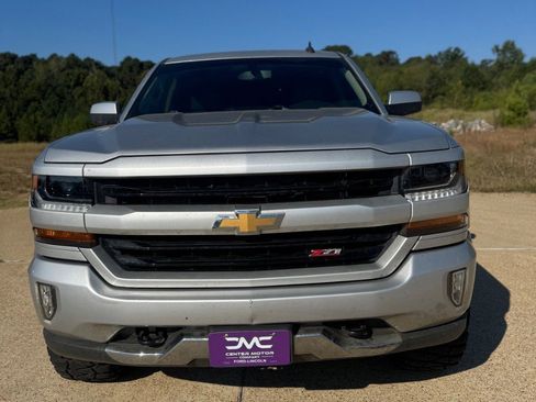 Used 2018 Chevrolet Silverado 1500 LT w/ Texas Edition image 2