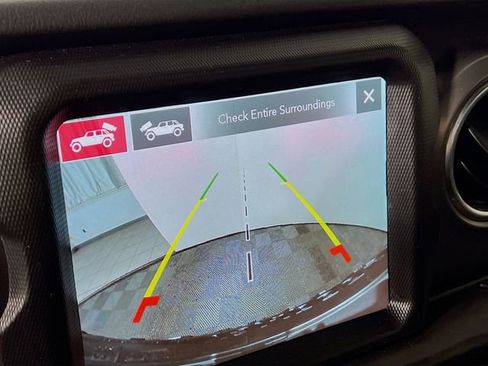 Used 2022 Jeep Wrangler Unlimited Rubicon w/ Steel Bumper Group image 13