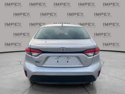 Used 2025 Toyota Corolla LE image 4