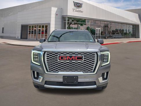 Used 2021 GMC Yukon Denali w/ Denali Premium Package RWD image 2
