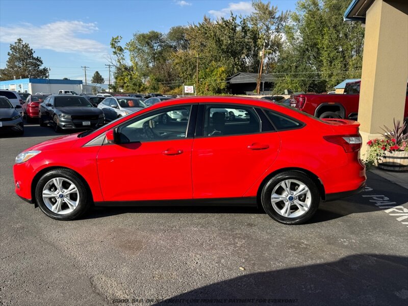 Used 2012 Ford Focus SE FWD image 4