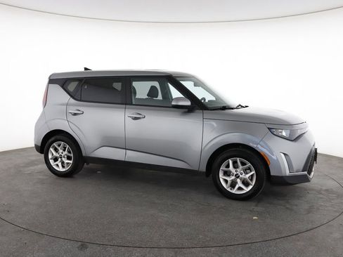 Used 2025 Kia Soul LX w/ LX Technology Package image 15