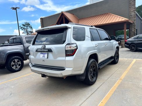 Used 2019 Toyota 4Runner TRD Off-Road Premium image 5