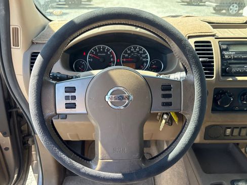 Used 2006 Nissan Frontier LE w/ (X01) Leather Pkg RWD image 21