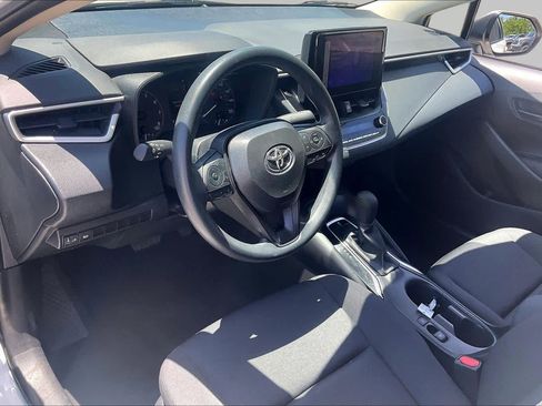 Used 2025 Toyota Corolla LE FWD image 17