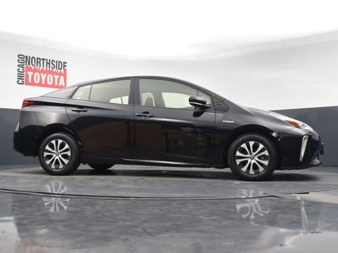 Used 2021 Toyota Prius LE image 28