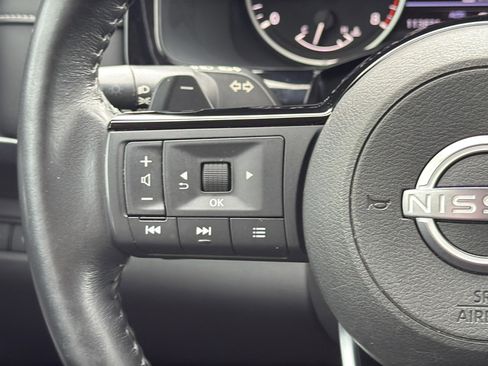 Used 2023 Nissan Pathfinder SL AWD/4WD image 30