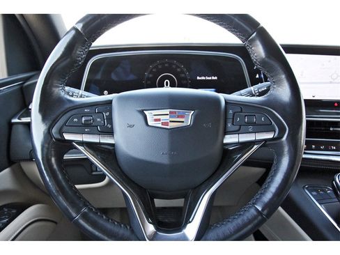 Used 2024 Cadillac Escalade Premium Luxury image 9
