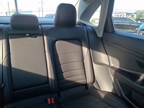 Certified 2023 Volkswagen Jetta SE w/ Panoramic Sunroof Package FWD image 20