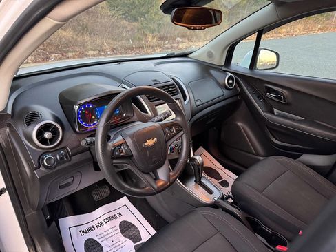 Used 2016 Chevrolet Trax LT image 23