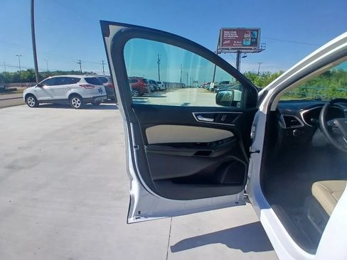 Used 2020 Ford Edge SEL AWD/4WD image 11