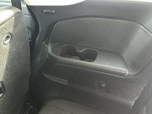 Used 2025 Nissan Pathfinder SV FWD image 34