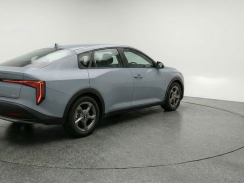 Used 2025 Kia K4 LXS image 9
