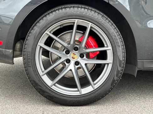 Certified 2023 Porsche Macan S AWD/4WD image 42