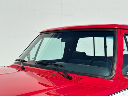 Used 1991 Dodge D/W Truck 250 image 21