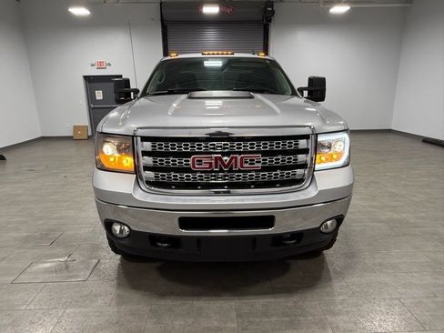 Used 2013 GMC Sierra 2500 SLT w/ Suspension Package, Off-Road image 9