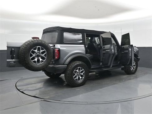 Used 2023 Ford Bronco Badlands image 46