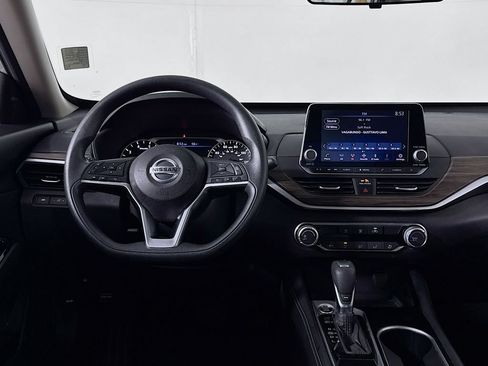 Used 2023 Nissan Altima 2.5 SV FWD image 10