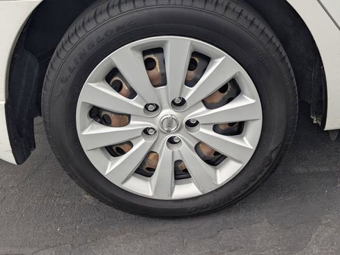 Used 2017 Nissan Sentra S FWD image 10