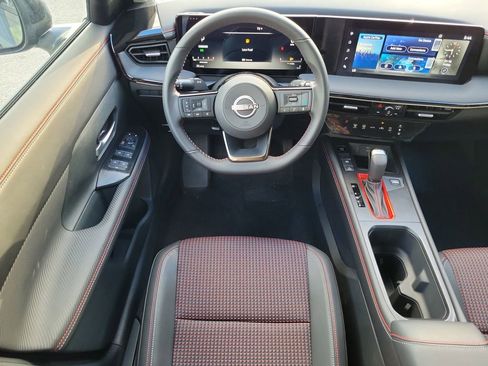 New 2025 Nissan Kicks SR image 19