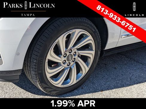 Used 2024 Lincoln Navigator Premiere AWD/4WD image 12
