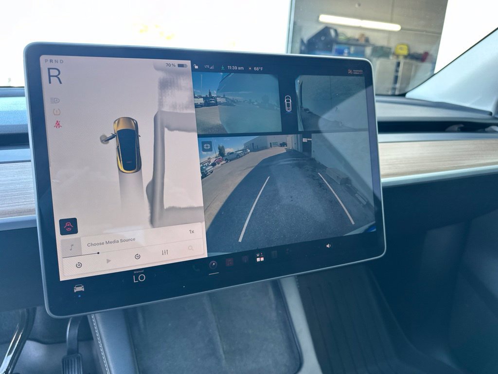 Used 2025 Tesla Model Y Long Range AWD/4WD image 15