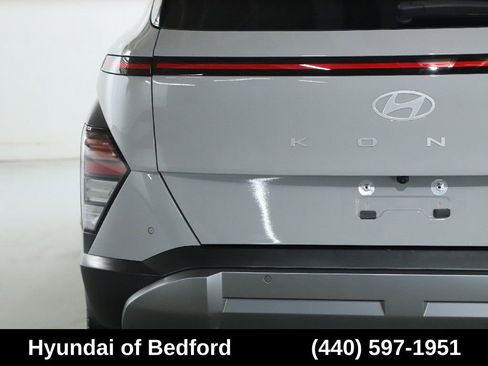 Used 2024 Hyundai Kona Limited AWD/4WD image 46