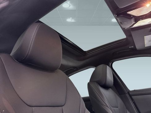 Used 2025 BMW 330i Sedan w/ Convenience Package image 16