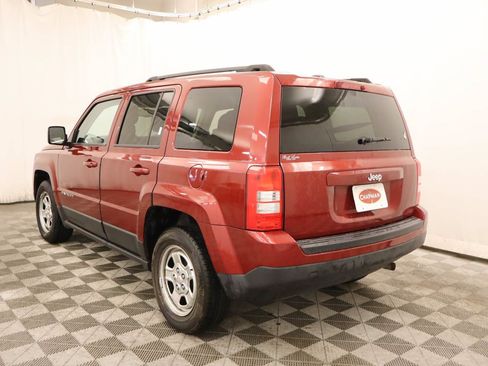 Used 2017 Jeep Patriot Sport w/ Power Value Group FWD image 3