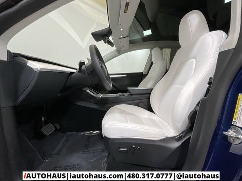 Used 2024 Tesla Model Y Long Range image 11