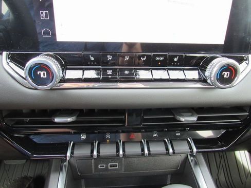 New 2026 GMC Canyon Elevation w/ Convenience Package image 15