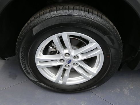 Certified 2022 Ford Explorer XLT w/ Class IV Trailer Tow Package image 39