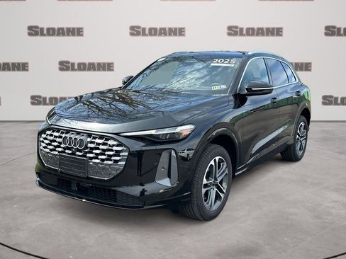 Used 2025 Audi Q5 Premium Plus w/ Premium Plus image 1