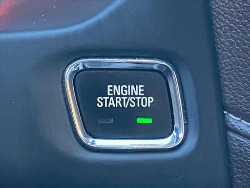 Used 2023 GMC Acadia SLT w/ Technology Package image 22