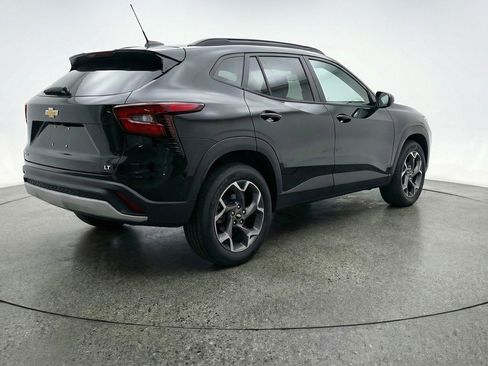 Used 2025 Chevrolet Trax LT image 9