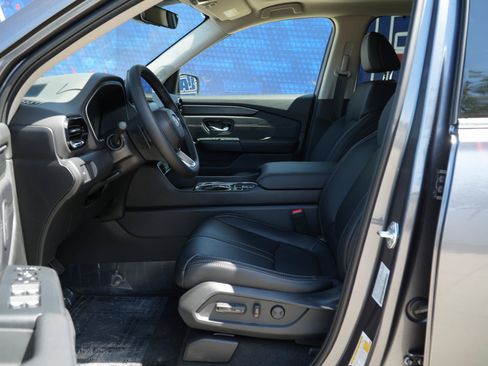 New 2026 Honda Pilot image 16
