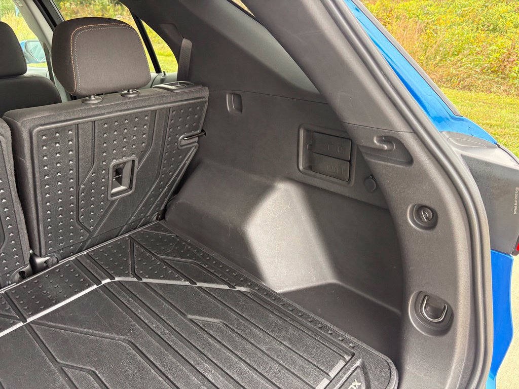 Used 2024 Chevrolet Equinox LT w/ LPO, Floor Liner Package FWD image 47