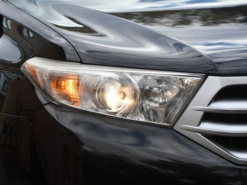 Used 2013 Toyota Highlander SE image 14