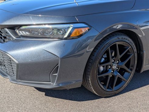 Used 2025 Honda Civic Sport image 9
