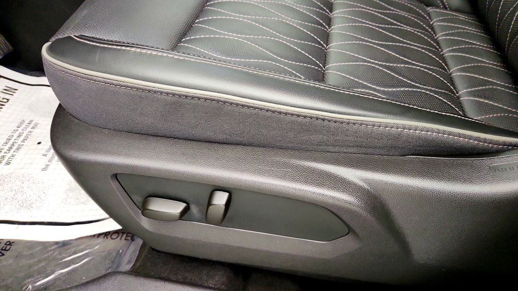 Used 2023 Buick Envision Avenir FWD image 12