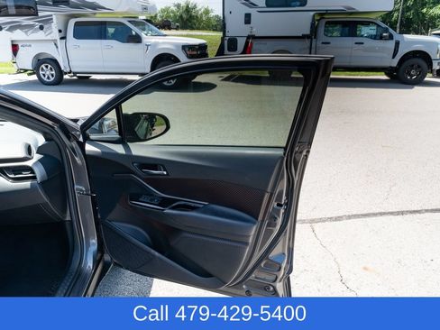 Used 2019 Toyota C-HR Limited FWD image 17