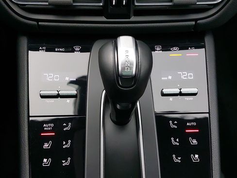 Certified 2024 Porsche Macan S image 23