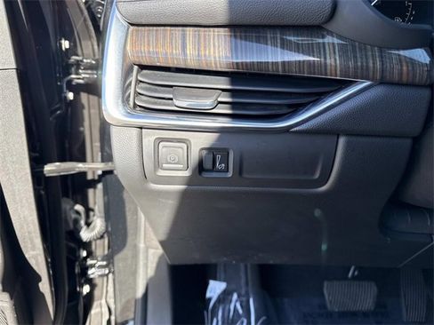 Certified 2022 Cadillac XT4 Premium Luxury w/ Enhanced Visibility Package image 31