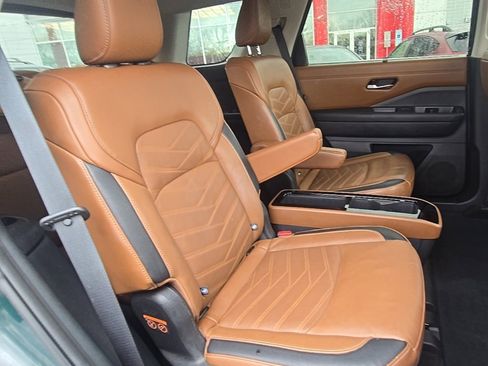 Certified 2023 Nissan Pathfinder Platinum image 35
